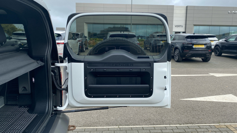 Land Rover Defender 3.0 D250 X-Dynamic SE 90 3dr Auto Diesel Estate